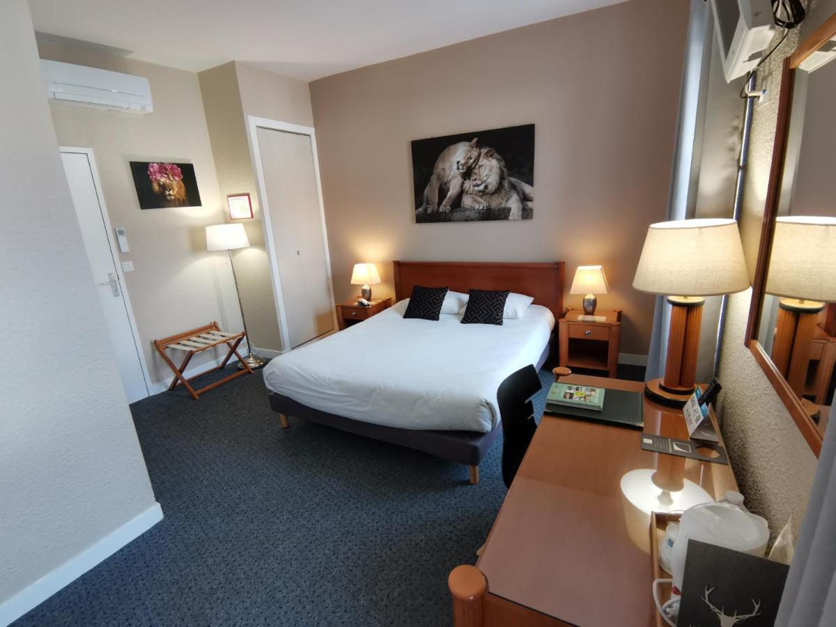 Logis Hotel Le Cerf Бриар Екстериор снимка