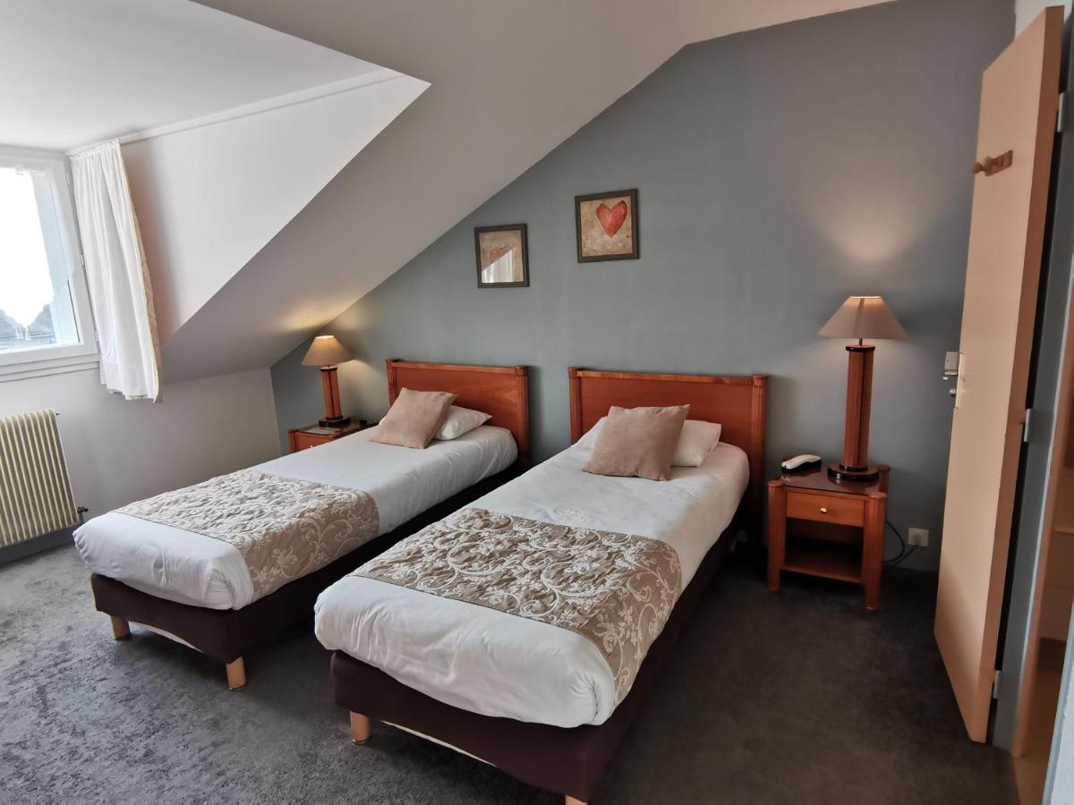 Logis Hotel Le Cerf Бриар Екстериор снимка